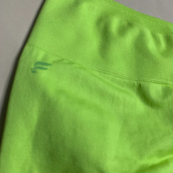 Women's Fabletics Leggings and Crop Top Set - Size Small - Picture 11 of 11